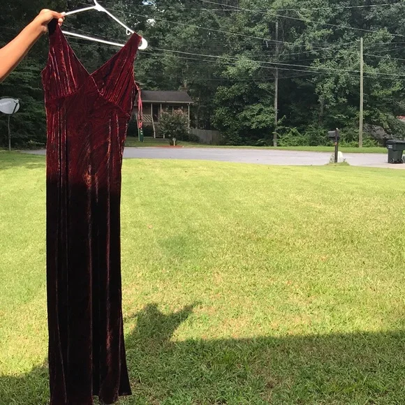 Lauren Ralph Lauren Burgundy Velvet Maxi Dress - Picture 5 of 8